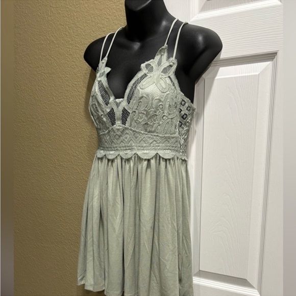 ZENANA Crochet Lace Ruffle
Cami top tank size XL - Picture 8 of 12